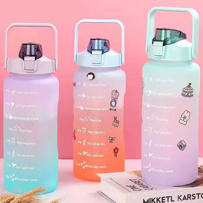 Bouteille de shaker en plastique de 2 litres avec bouchon de ressort pour les amateurs de sport en plein air et unisexe
