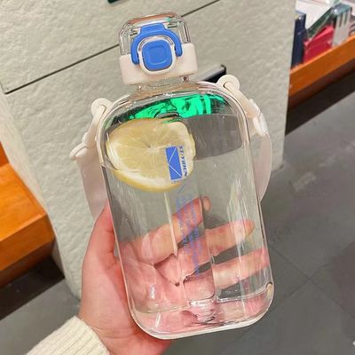 750 ml Bouteille d'eau claire carrée avec laine et bouchon de ressort Coupe de boisson portable sans BPA