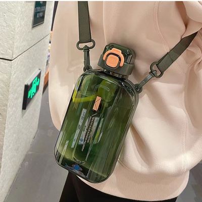 750 ml Bouteille d'eau claire carrée avec laine et bouchon de ressort Coupe de boisson portable sans BPA