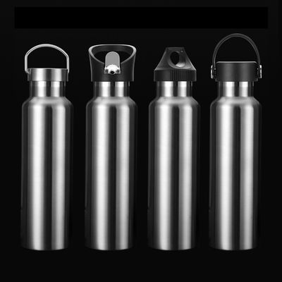 Bouteille d'eau à vide en acier inoxydable 750 ml Bouteille de sport isolée en métal à double paroi avec couvercle