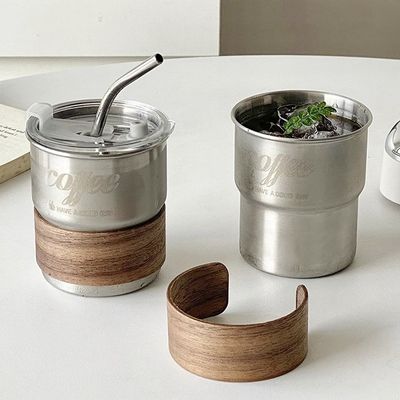 Coupe de café à manche en bois à paroi unique en acier inoxydable 304 avec couvercle pour les voyages et les fêtes