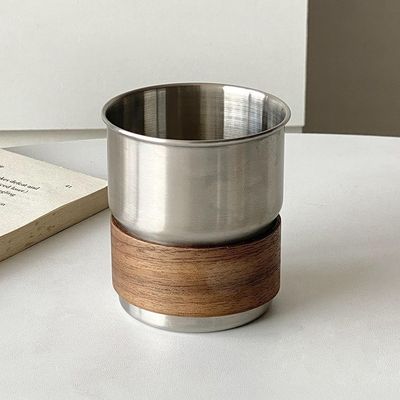Coupe de café à manche en bois à paroi unique en acier inoxydable 304 avec couvercle pour les voyages et les fêtes