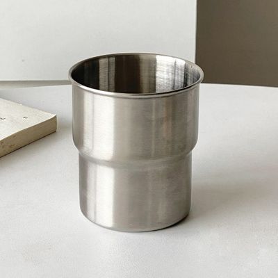 Coupe de café de camping en acier inoxydable avec poignée pliable et matériaux durables