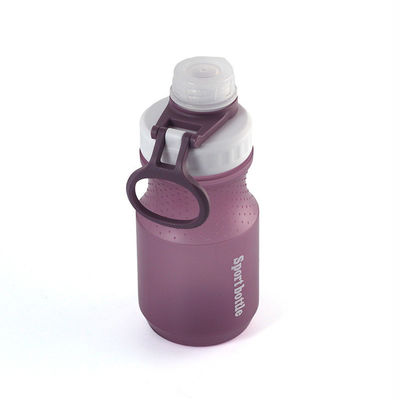 Activité en plein air 500 ml / 700 ml tasse d'eau en plastique avec logo personnalisé acceptable