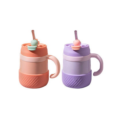 Emportez vos boissons n'importe où avec une tasse à vide en acier inoxydable et un couvercle pliable