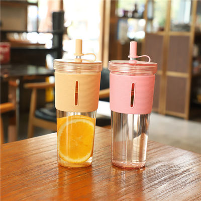 700 ml tasse en plastique étudiant extérieur tasse de café réutilisable avec couvercles et pailles personnalisé