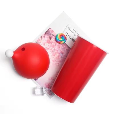 Cadeau de Noël 20 oz en plastique réutilisable pour enfants Santa Hat Mug avec couvercles et pailles
