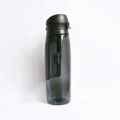 194g Logo personnalisé Minimaliste 750Ml Sport en plein air Bouteille d'eau potable en plastique pour la course