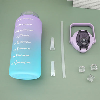 Bouteille d'eau en plastique de 2 litres pour le sport en plein air avec ligne de capacité et revêtement anticorrosion