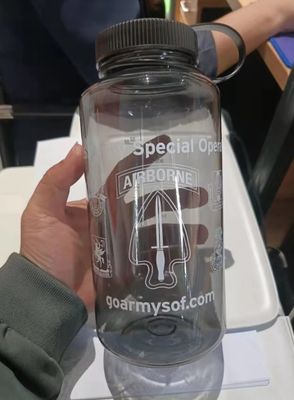 Unisexe 1000 ml Grands gobelets d'eau à grande échelle Gobelets imperméables à l'eau avec PS Matériau plastique