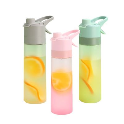Logo personnalisé Bottle d'eau pour vélo en plein air avec capacité de 650 ml et fonction de pulvérisation