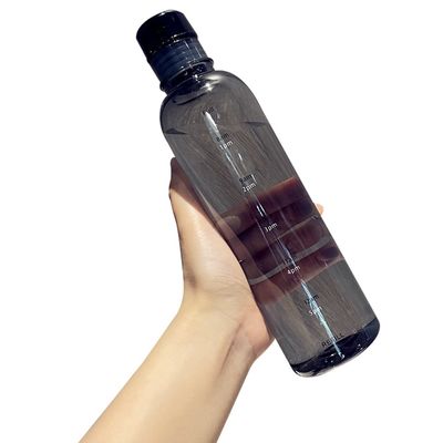 Isolation thermique 500 ml Marqueur de temps de sport Bouteille d'eau potable en plastique avec couvercle