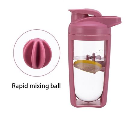 Bouteille de shaker de protéines de gymnase 650ml en plastique transparent durable avec logo personnalisé et boule de remuage