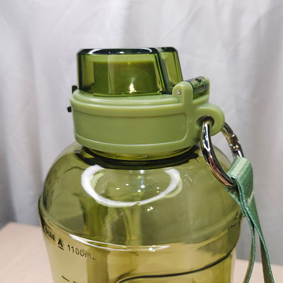 Logo personnalisé Acceptable Bouteille d'eau de Tritan de 1,1 gallon avec marqueur d'heure et 249.7g