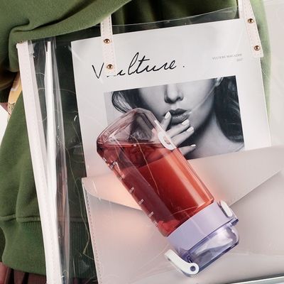 Bouteille d'eau de sport en plein air avec échelle tactile et poignée en Tritan
