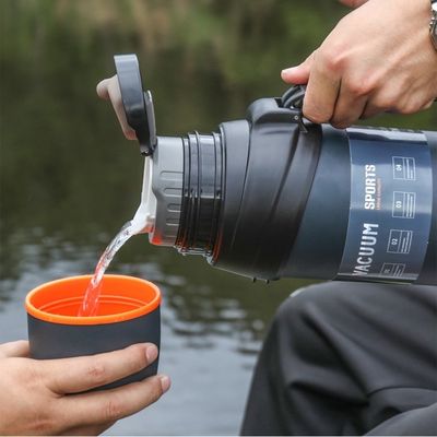 Bouteille thermos en acier inoxydable de grande capacité pour les sports de plein air et les voyages