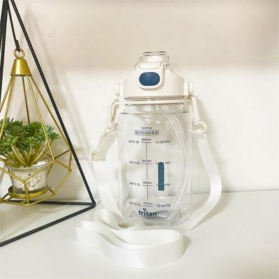 297g de plastique sportif réutilisable motivationnel demi-gallon fût à dégradation bouteille d'eau Tritan