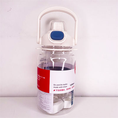Bouteille d'eau de paille en plastique sport de 1,2 litre de capacité blanche avec marqueur d'heure pour tous les jours