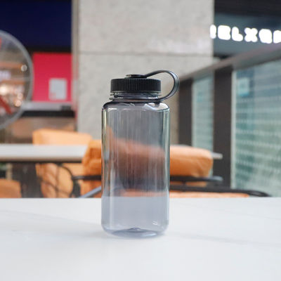 Bouteille d'eau en plastique durable pour le sport, étanche et sans BPA, capacité 1 litre