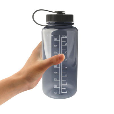 Bouteille d'eau en plastique durable pour le sport, étanche et sans BPA, capacité 1 litre
