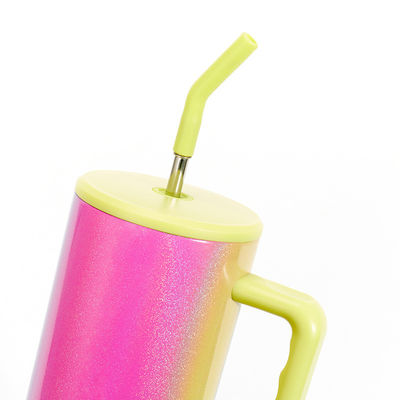 Une bouteille d'eau sportive de 40 oz avec poignée et paille est votre partenaire de fitness ultime.