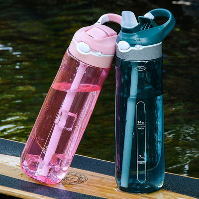 750 ml de bouteille de shaker de protéines de fitness avec paille de Tritane