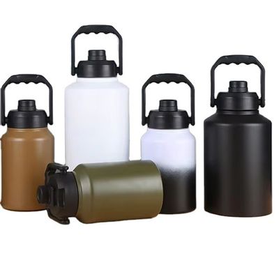 Bouteille d'eau isolée en acier inoxydable de grande capacité pour voyages en plein air