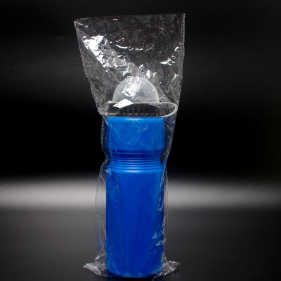 Bouteille d'eau de sport en plastique en PE équipée de 700 ml avec couverture de poussière pour vélo à vélo