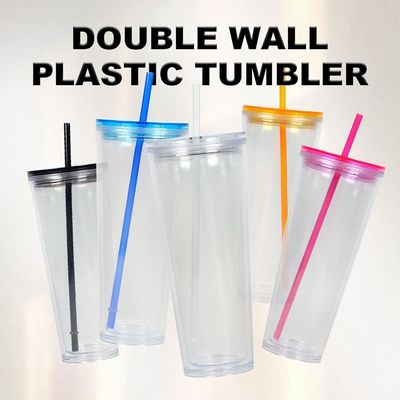 710 ml bouteille d'eau claire 24 oz Tumblers en plastique avec couvercle et paille pour l' occasion de la fête