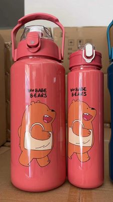 Restez motivé et hydraté avec ces bouteilles d'eau en plastique