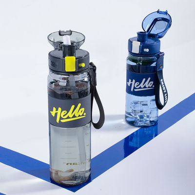 Bouteilles d'eau de jus de boisson personnalisées en plastique avec accessoires avec paille