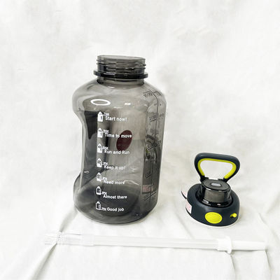 1Bouteille d'eau en plastique personnalisée de style américain pour le remplissage de voitures de sport et de gym.