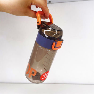 Bouteilles d'eau en plastique Tritan imprimées sur mesure multifonctionnelles pour les activités de camping en plein air