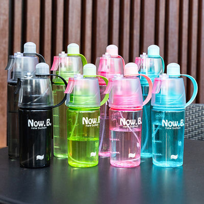 Bouteille d'eau de sport en plastique avec fonction de brume de refroidissement