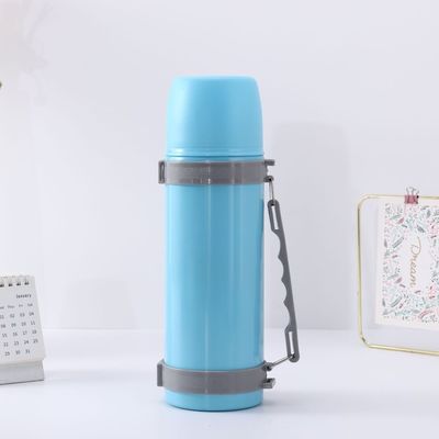Améliorez votre équipement de plein air avec notre bouteille d'eau en acier inoxydable à vide personnalisée 1.2L / 1.8L