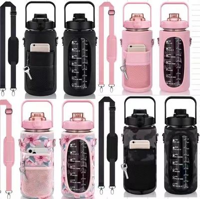 Bouteille d'eau de style américain de 64 oz de grande capacité de 2000 ml avec manche et sangle