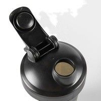 Gymnase d'activités en plein air 700ml Shaker Cup avec boule en acier inoxydable Couleur personnalisée Acceptable