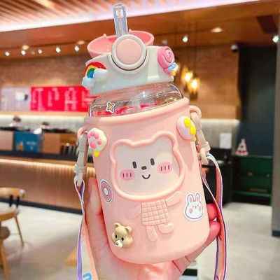 620 ml autocollant 3D portable bouteille d'eau en plastique design d'ours mignon pour les enfants et les étudiants