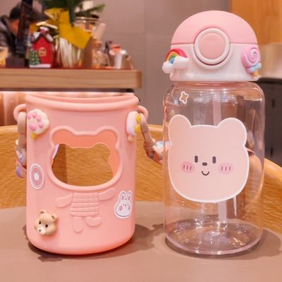 Bouteille d'eau en plastique 3D portable de 620 ml Bouteille d'ours mignonne pour les enfants et les étudiants