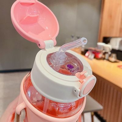 Bouteille d'eau en plastique 3D portable de 620 ml Bouteille d'ours mignonne pour les enfants et les étudiants