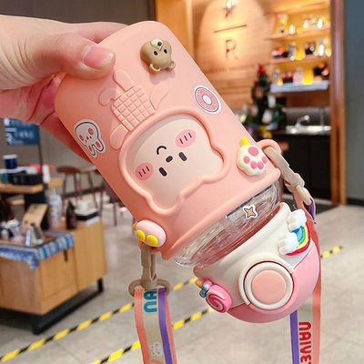 Bouteille d'eau en plastique 3D portable de 620 ml Bouteille d'ours mignonne pour les enfants et les étudiants