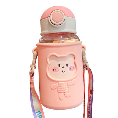 Bouteille d'eau sportive imperméable pour enfants de 620 ml de capacité et de matériau sans BPA