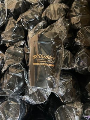 Bouteille de mélangeur de protéines de style américain de 400 ml avec étiquette personnalisée