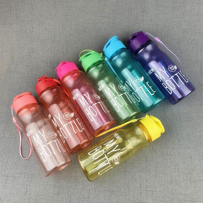 500 ml Coupe en plastique écologique transparente Coupe de boisson colorée avec revêtement anticorrosion