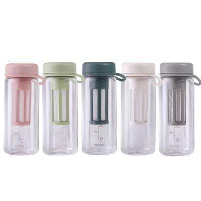 450 ml 600 ml bouteille d'eau plastique transparente et sans BPA avec balance pour gym