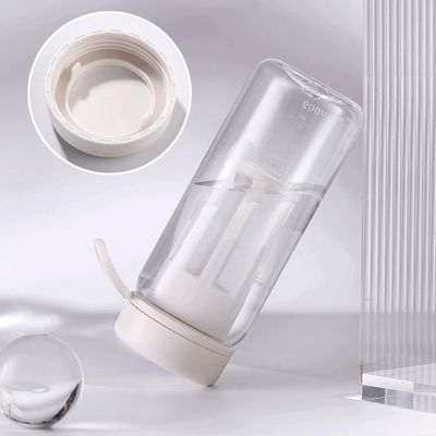 Salle de sport d'activités en plein air Bouteille d'eau en plastique portable avec infuseur de thé et ligne de capacité