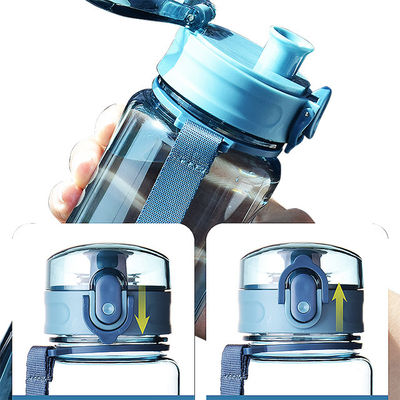 Bouteille d'eau potable en plastique sport portable de 650 ml avec coq 2023 Design Product