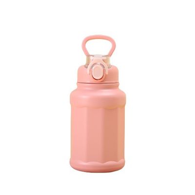 Coupe de thermos sous vide en acier inoxydable de sport en plein air avec 700 ml de grande capacité et paille