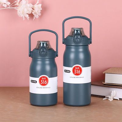 Bouteille d'eau portable à bouchon de rebond pour activités en plein air en acier inoxydable 304