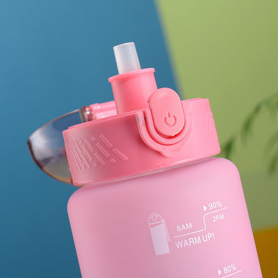 Donnez l'échantillon 1L plastique BPA libre Sport Gym bouteille d'eau avec marqueur de temps et paille